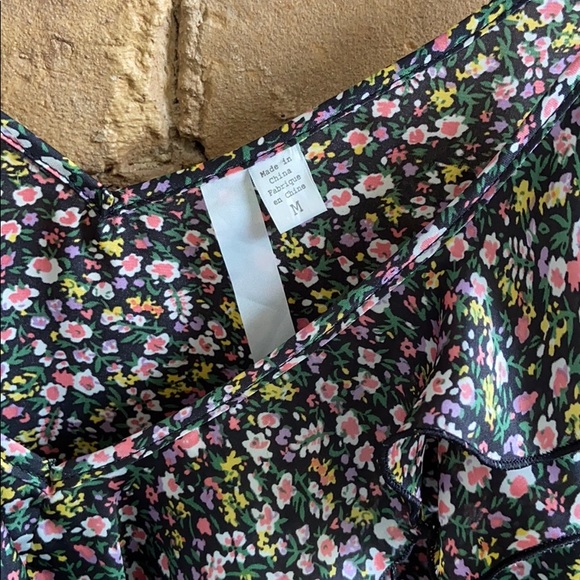 Urban Outfitter’s Floral ruffle top - Picture 2 of 5